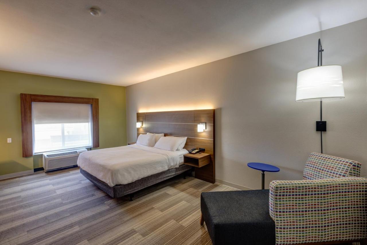 Holiday Inn Express Hotel & Suites Shelbyville By Ihg Exterior photo