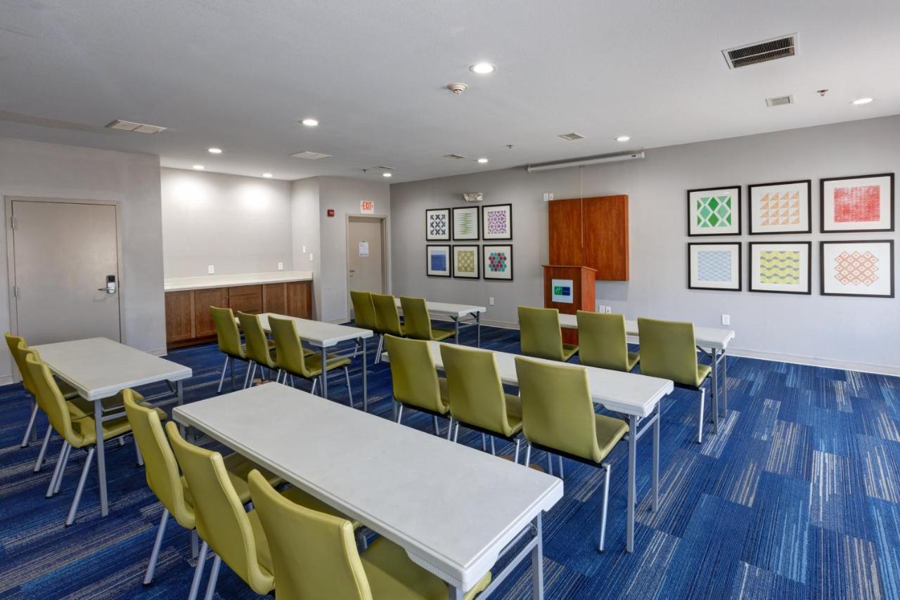 Holiday Inn Express Hotel & Suites Shelbyville By Ihg Exterior photo